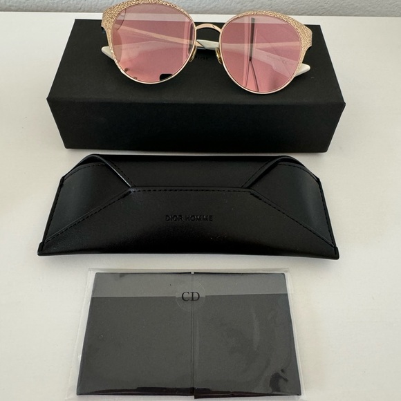 EDITION LIMITEE SUNGLASSES - Picture 10 of 10